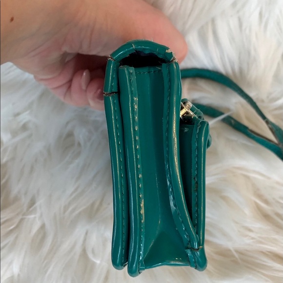 Coach Wristlet, green patent, FUC - Picture 4 of 13